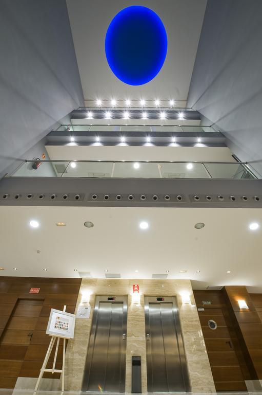 Avant Aeropuerto Торрехон-де-Ардос Интерьер фото